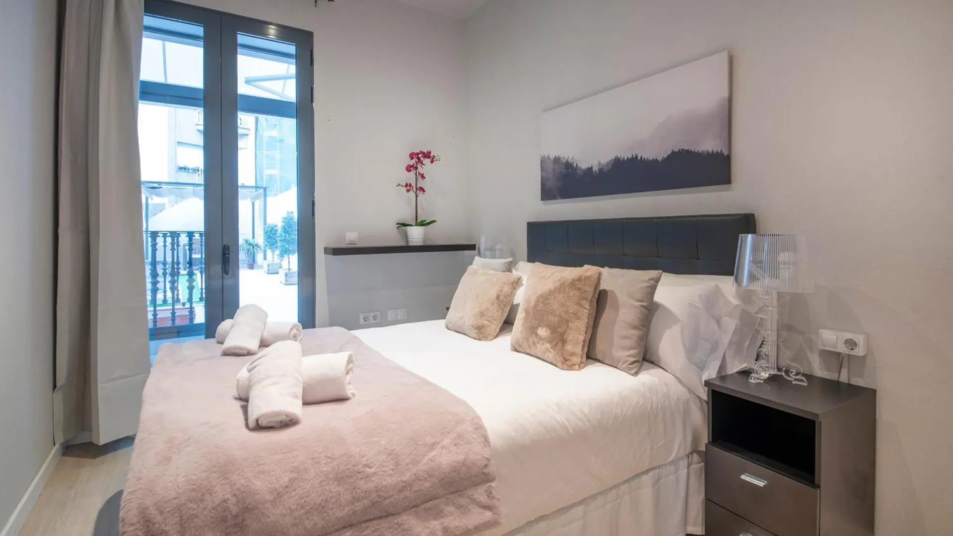 Apartamento 4 Dormitorios En Calle Rosello You Stylish Apartments Barcelona 0*,